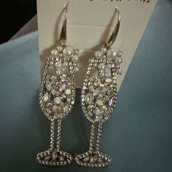 🥂 Betsy Johnson sparkling crystal glass dangle bubbling champagne earrings 🥂 - Picture 6 of 8